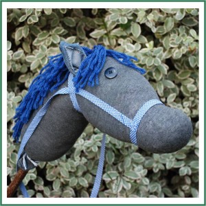 How to make a DIY Hobby Horse (Homemade Christmas)