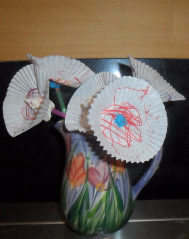 The simplest and cheapest Valentines Day flowers (kids craft)