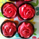 Gorgeous bespoke cupcakes by Shazia Munir in Nottingham