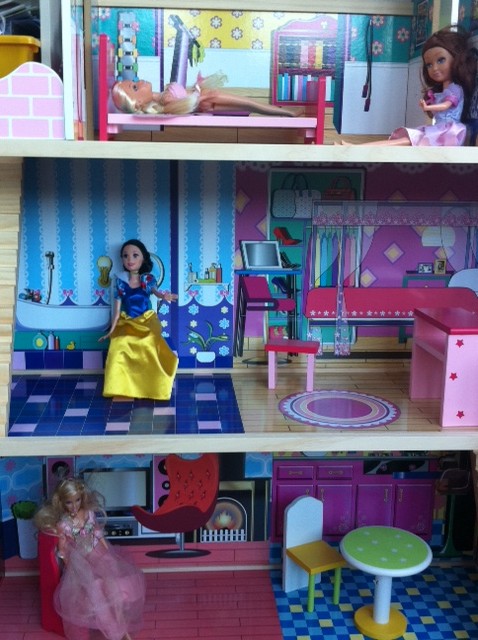 Review: The Best Ever Fashion Dollshouse
