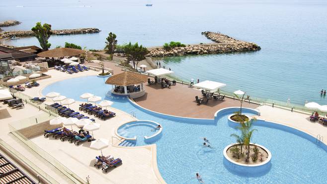 All inclusive holidays – better for the budget?