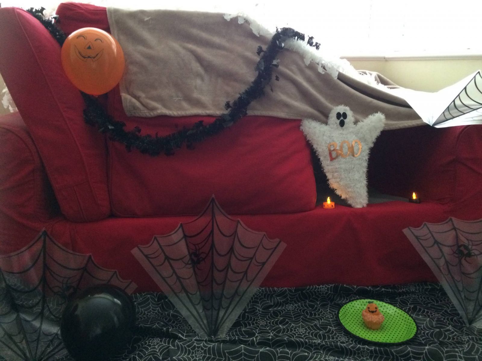How to make a sofa den