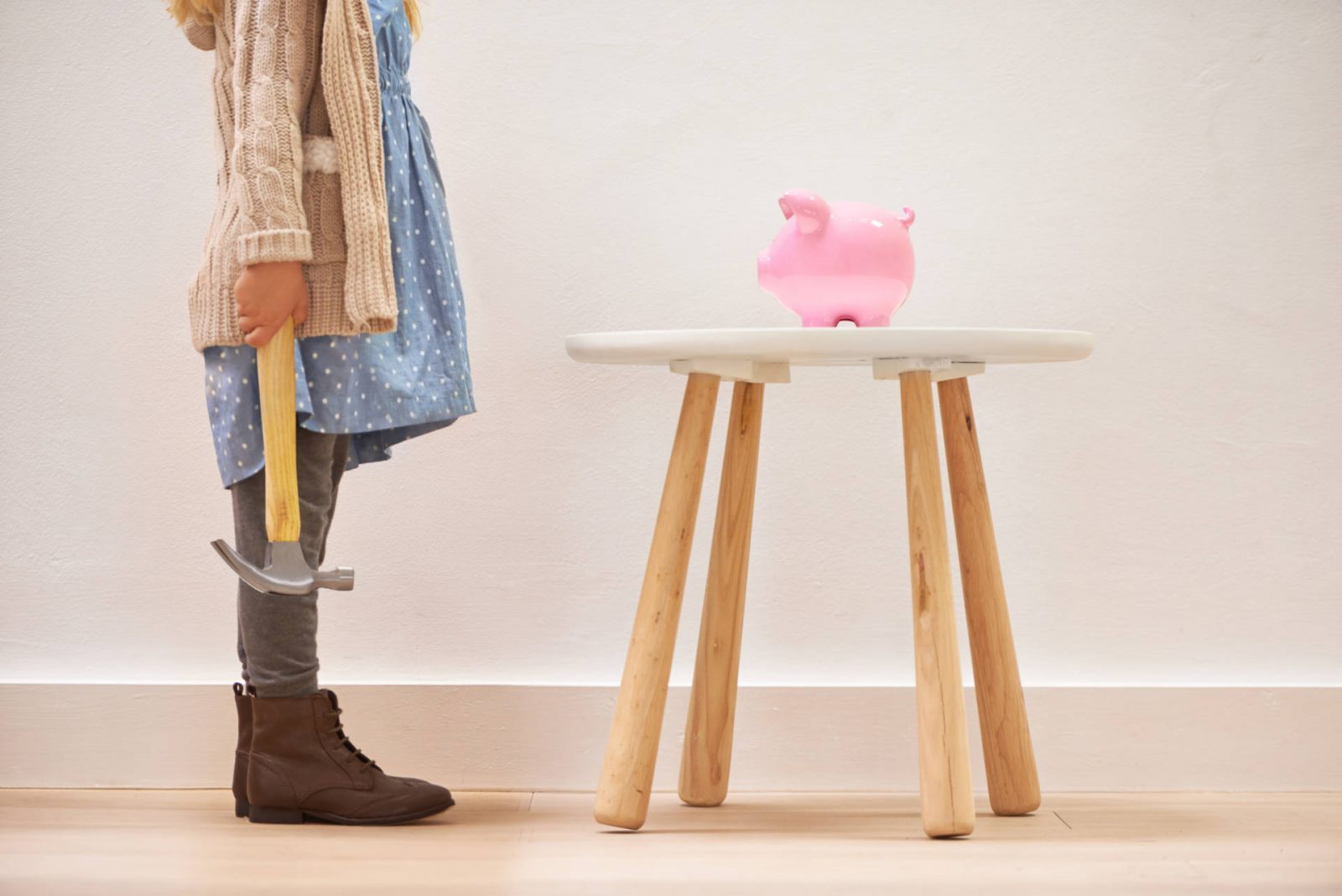 5 simple ways to teach your children about savings