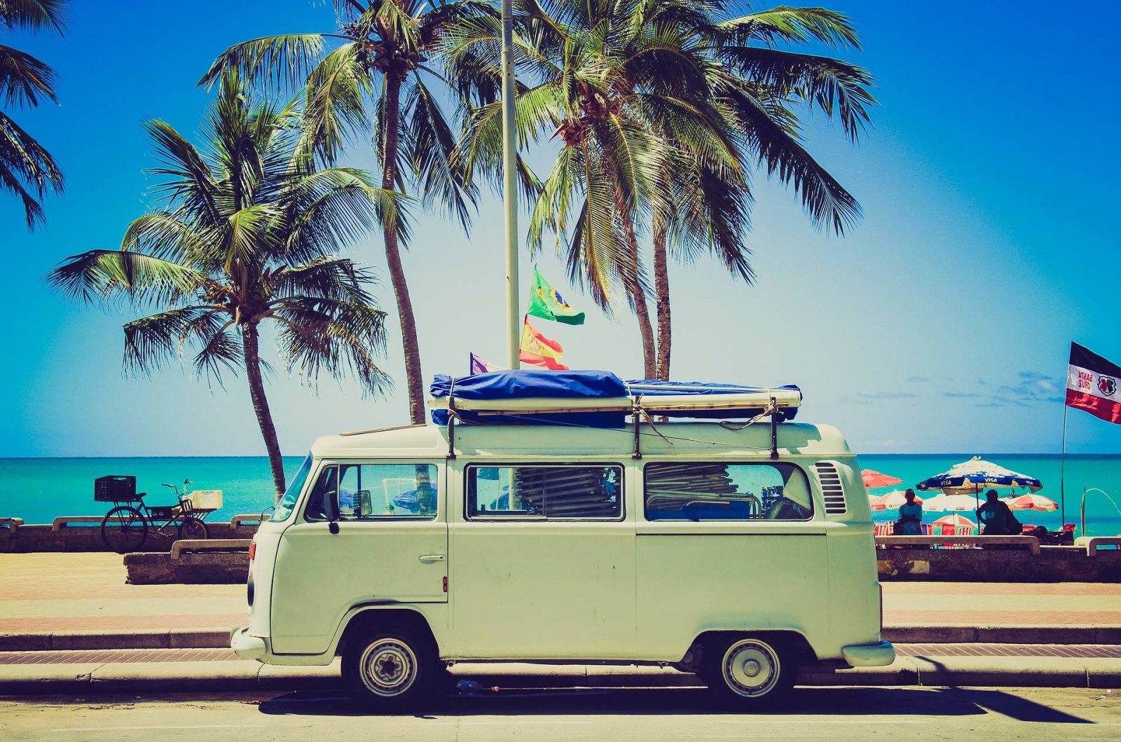 6 ways to save money on your summer holiday