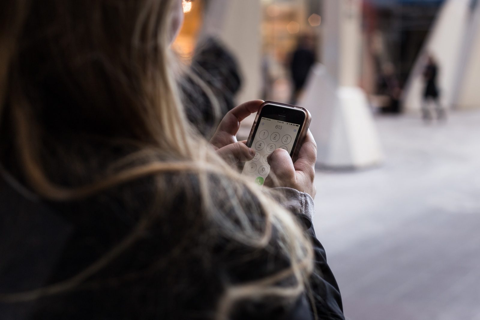 How to keep kids mobile safe at school