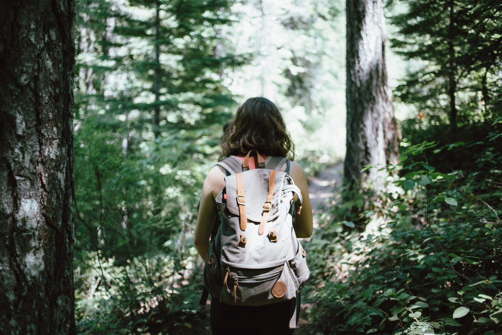 How to find the perfect space for earthing (grounding) on your vacations